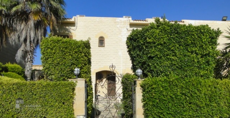 Villa 300.00 for sale M2 in North Coast, Marina