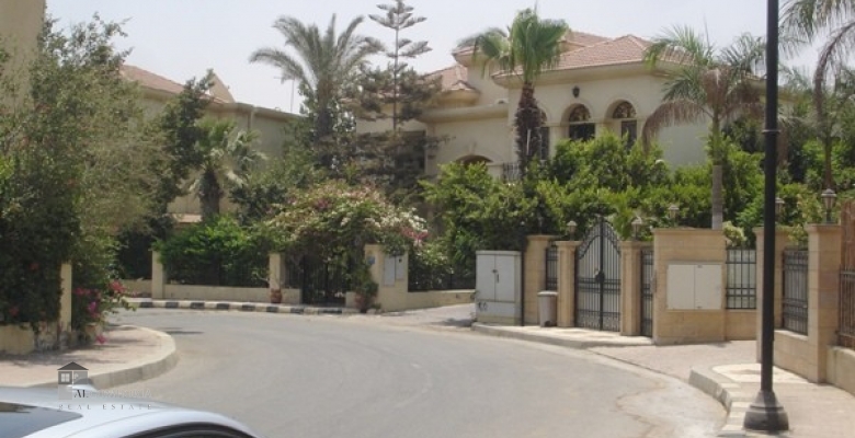 Villa 700.00 for sale M2 in Giza, 6th of october