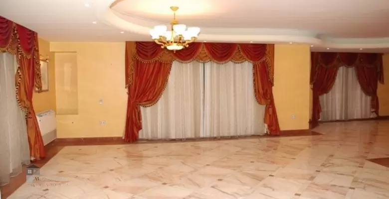 Unfurnished Apartment for rent 320.00 M2 in Cairo, Maadi