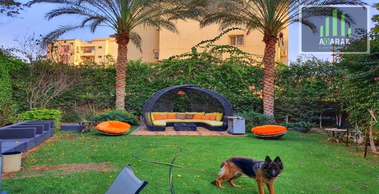 شقه + حديقه حي الاشجار اكتوبر  المساحه : 172م حديقه : 300 م