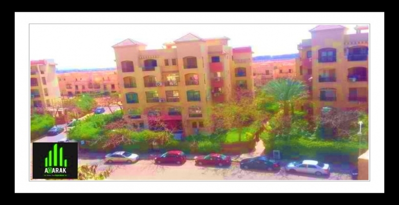 للبيع ١١٧ متر موقع مميز في كمبوند حي الاشجار أمام دريم لاند . نصف تشطيب