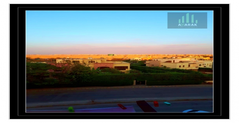 شقه بكمبوند حي الاشجار بالسادس من اكتوبر مساحه 117 م موقع مميز جدا بدون اسانسير