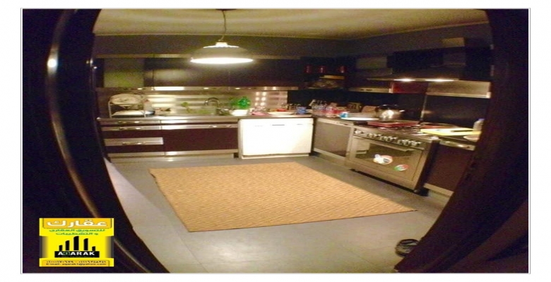 للبيع في كمبوند حي الأشجار شقة 209 متر دور ثاني 3 غرف نوم + 3 حمام + ريسبشن 4 قطع + مطبخ كبير + غرفة خزين تشطيب سوبر لوكس إستلام فوري من المالك . كمبوند حي الأشجار أمام دريم بارك ودريم لاند وقريب جدا من جامعة زويل ومدينة الإنتاج الإعلامي ومول مصر وقريب من