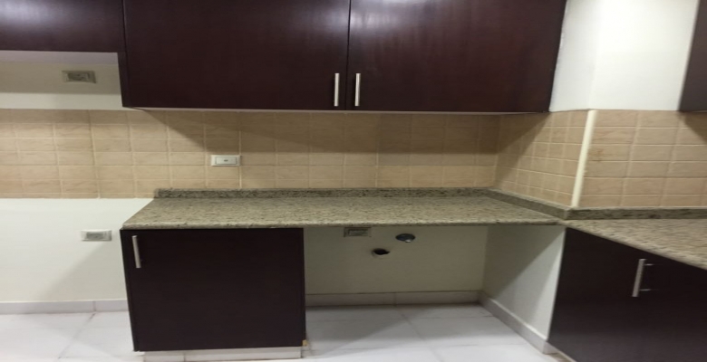 شقة فى اب تاون كايرو ( ارورا ) الترا سوبر لوكس للبيع