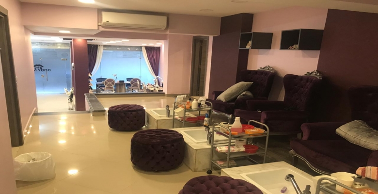 محل للايجار - الزمالك algomhoria