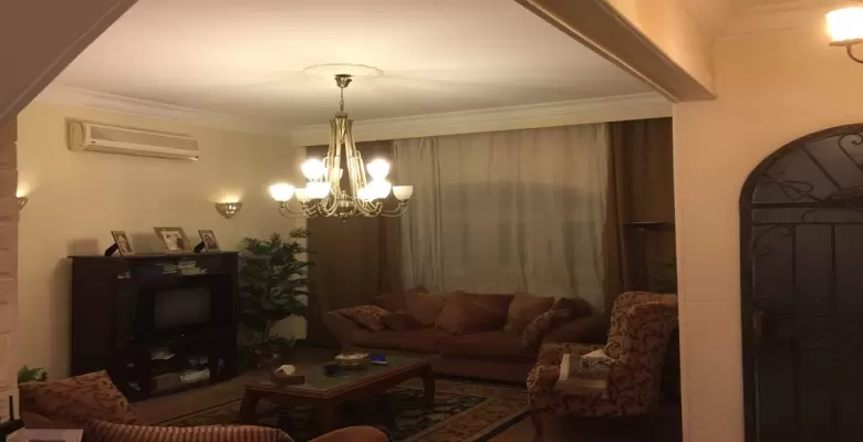 فيلا بالتجمع الخامس - جنوب الاكاديمية