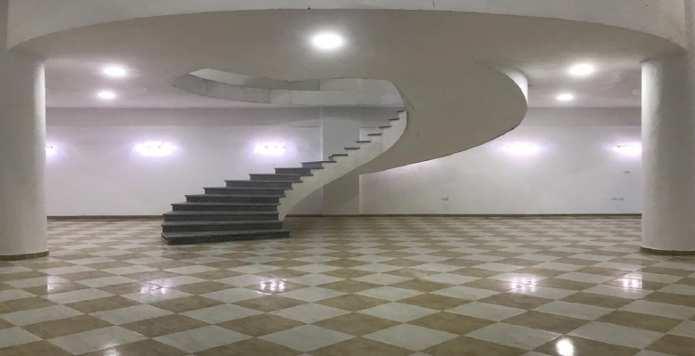 مصنع للبيع  في أفضل مناطق المنطقة الصناعية  العاشر من رمضان 9400م مرخص جاهز لشهادة الايزو