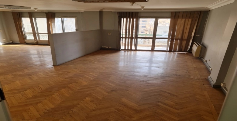 شقة للايجار بالمهندسين - ميدان لبنان