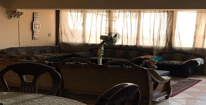 شقة للبيع بالجيزة - بالقرب من محكمة الجيزة