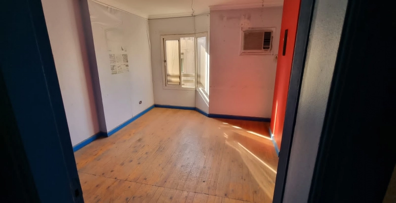 شقة للايجار بالدقي - شارع الدقي الرئيسي