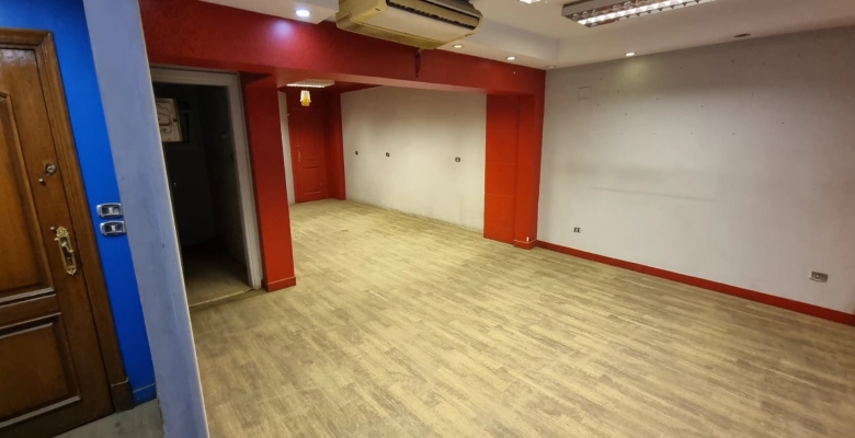 شقة للايجار بالدقي - شارع الدقي الرئيسي