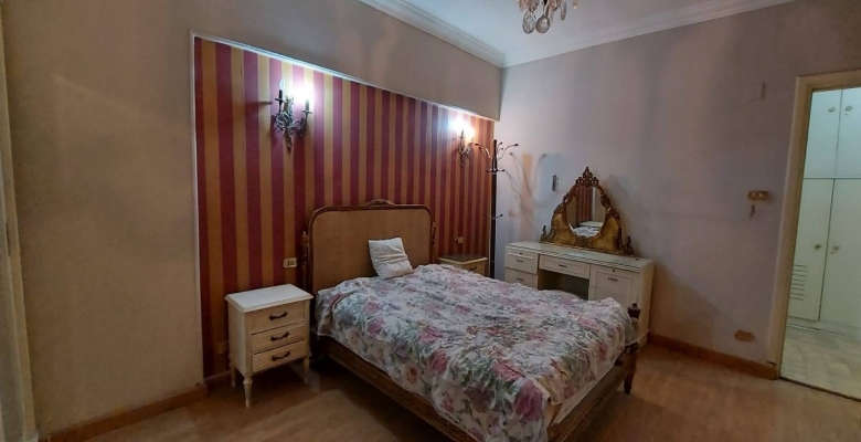 شقة للبيع بموقع مميز بالزمالك