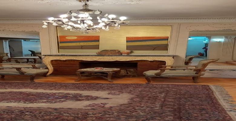 شقة للبيع بموقع مميز بالزمالك