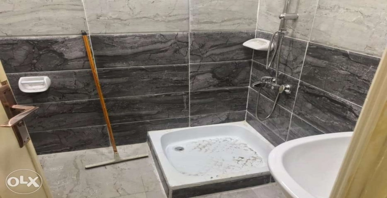 استديو للايجار اول صف بحيرة رملية