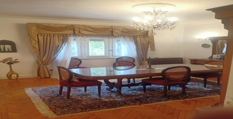 شقة للايجار في  موقع متميز الزمالك مكونة من 2 غرفة نوم  و2 حمام وسفرة ومطبخ  وقريبة من كل الخدمات