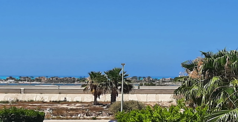 شاليه للايجار بمارينا الساحل الشمالي    Chalet for rent in North Coast Marina