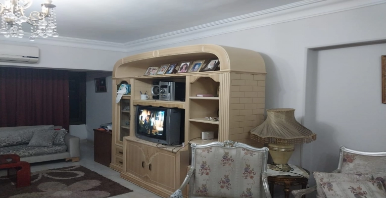 شقه متاحه للايجار بالدقي ( ميدان المساحه ) / Apartment available for rent in Dokki (Misaha Square)