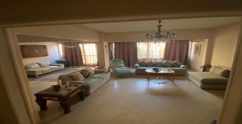 شقة للايجار بشارع يثرب - المهندسين /