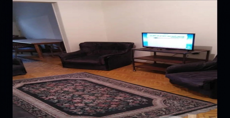 الشقة ايجار مفروش في الدقي  بشارع متميز