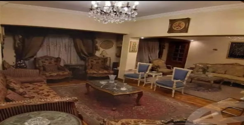 شقة للبيع بشارع قاسم - الدقي / Apartment for sale in Qassem street - Dokki