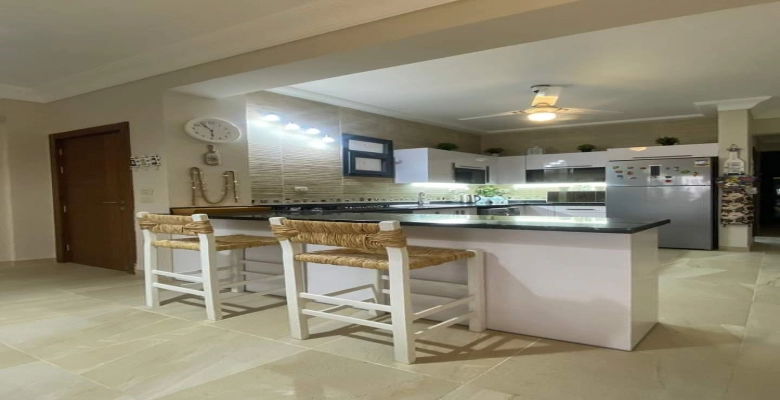 شاليه للايجار في لافيستا راس الحكمة - / A chalet for rent in La Vista ras Al Hikma -