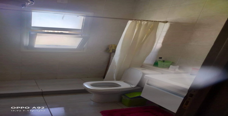 شاليه للايجار في قريه امواج - الساحل الشمالي / A first-floor chalet is available for rent in Amwaj Village, North Coast