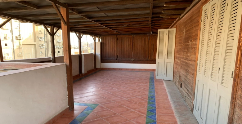 بنتهاوس للبيع فى ارقى مكان فى المهندسين اول تفريعات شارع شهاب algomhoria