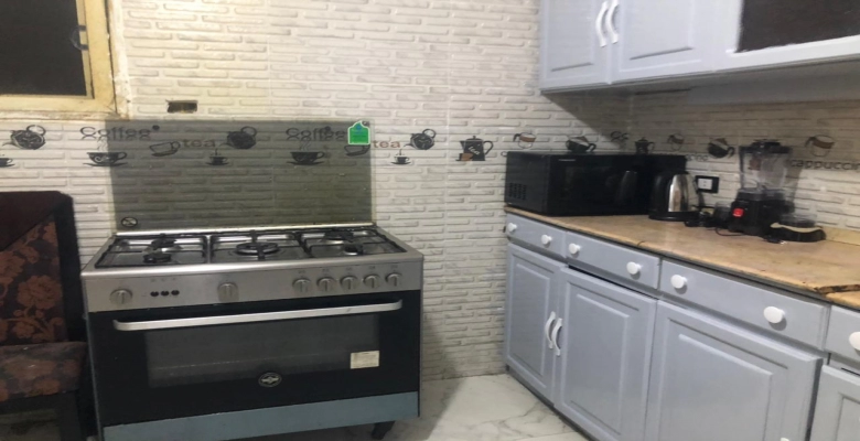 شقة للايجار علي شارع شهاب الرئيسي بالمهندسين.Apartment for rent on the main Shehab Street in Mohandiseen