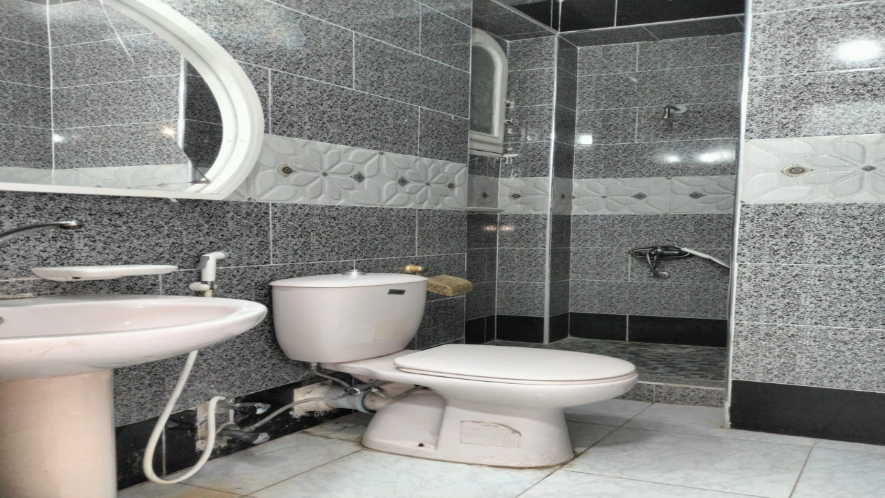 شالية ايجار بمارينا2 - ثاني صف بحيره - الساحل الشمالي