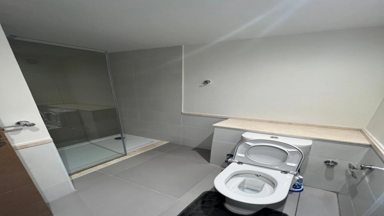 شالية 2 غ للايجار -- في مراسي -- الساحل الشمالي