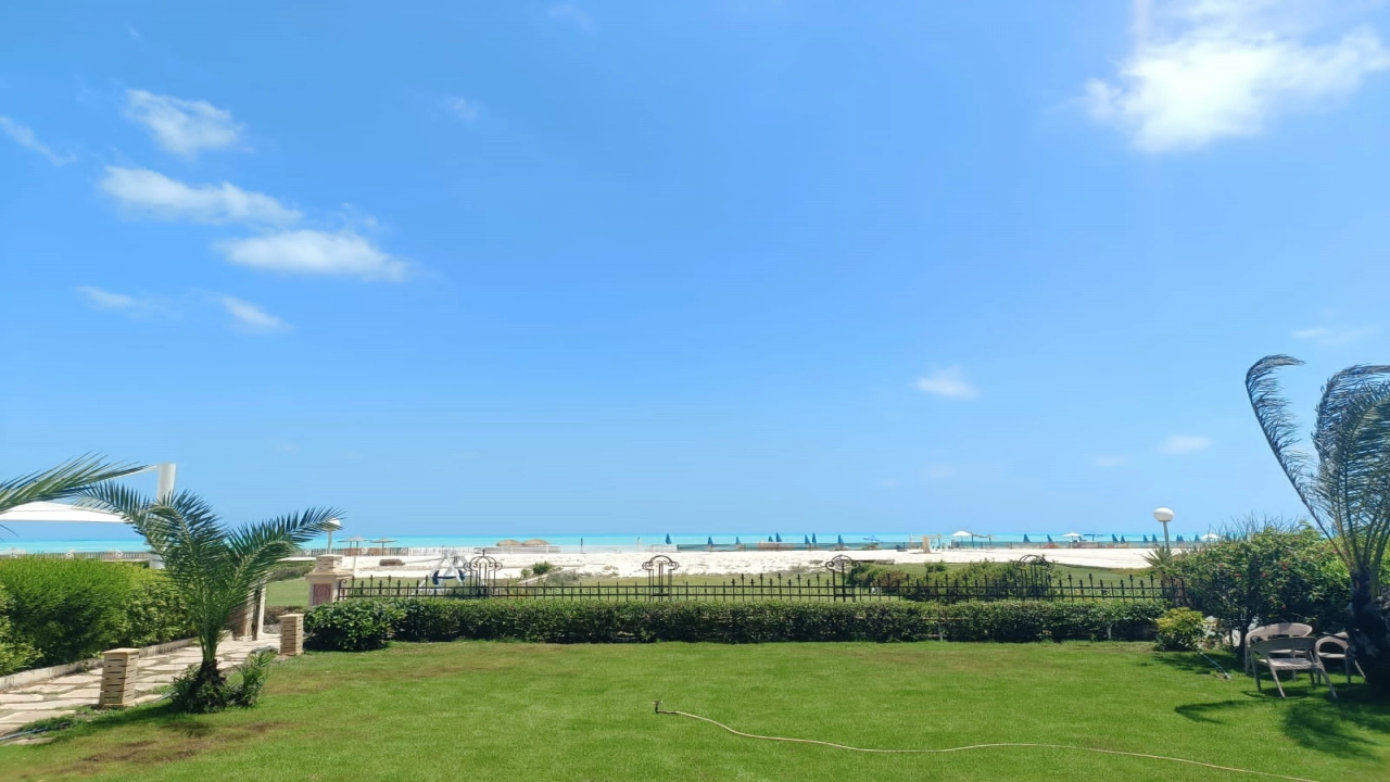 فيلا للإيجار في مارينا الساحل الشمالي 6 غرف نوم