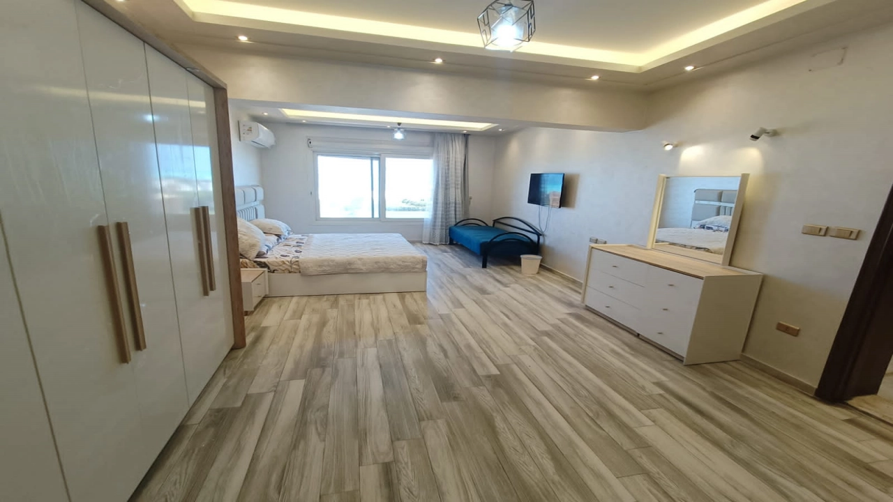 فيلا للإيجار في مارينا الساحل الشمالي 6 غرف نوم