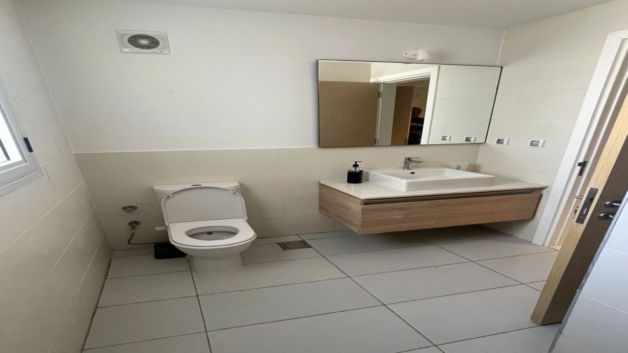 شاليه للايجار فى مراسي  مارينا الساحل الشمالي غرفتين