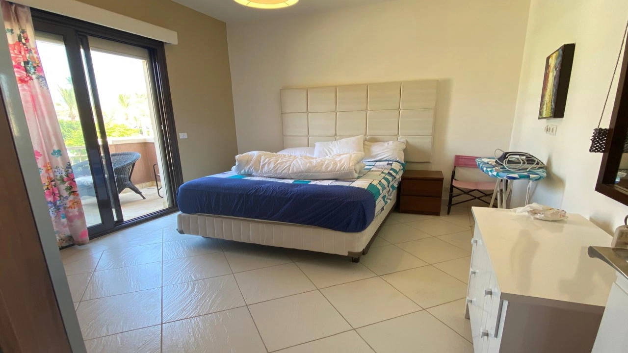 بنتهوس 2 غرفة للأيجار بالساحل الشمالي بقرية مراسي (فيردي)