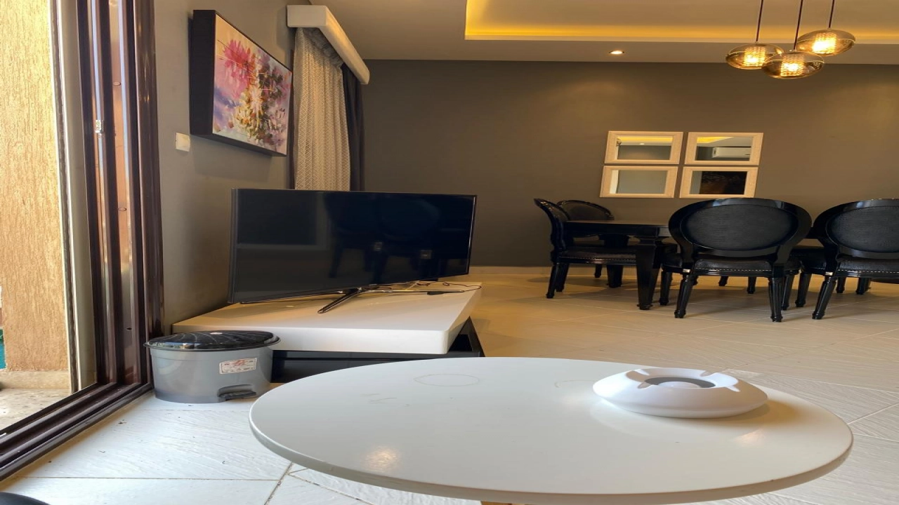 بنتهوس 2 غرفة للأيجار بالساحل الشمالي بقرية مراسي (فيردي)