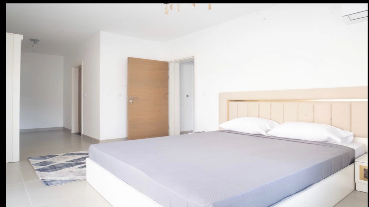 بنتهوس 2 غرفة للأيجار بالساحل الشمالي قرية مراسي