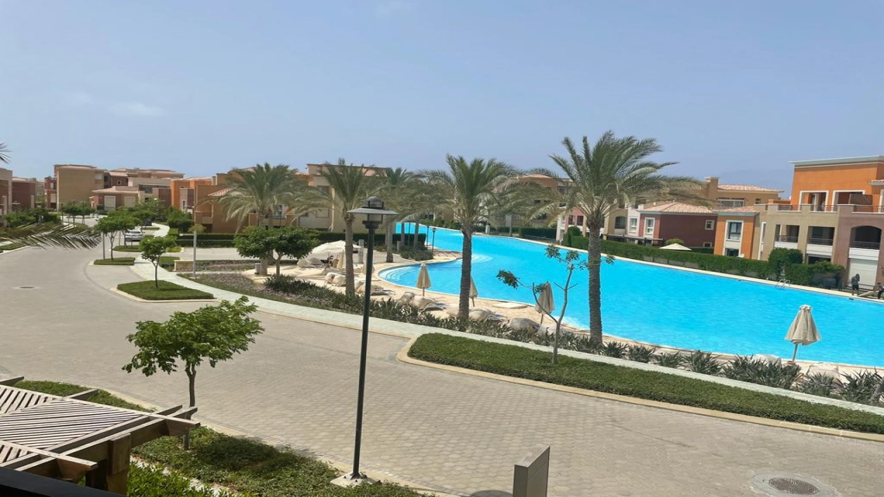 شالية 3غرفة للأيجار بالساحل الشمالي بقرية مراسي (فيردي)