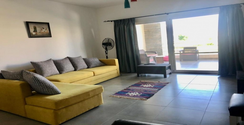 شالية للإيجار في قرية امواج الساحل الشمالي  Chalet for rent in Amwaj North Coast Village