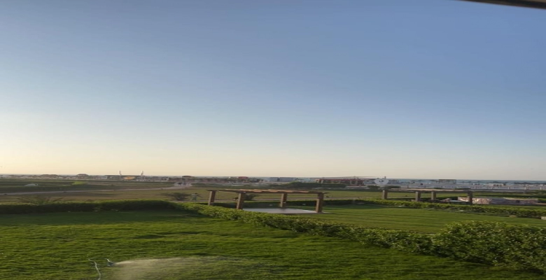 فيلا مستقلة للبيع في قرية امواج الساحل الشمالي صف اول علي البحر  Villa for sale in Amwaj North Coast Village