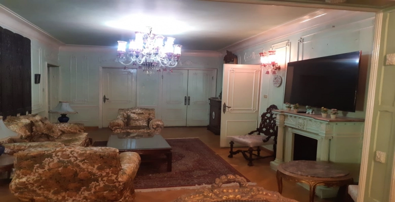 شقة للإيجار  في المهندسين تحتوي علي 4 غرف نوم + ريسبشن 3 قطع + 2 حمام + بلكونة بطول الشقة