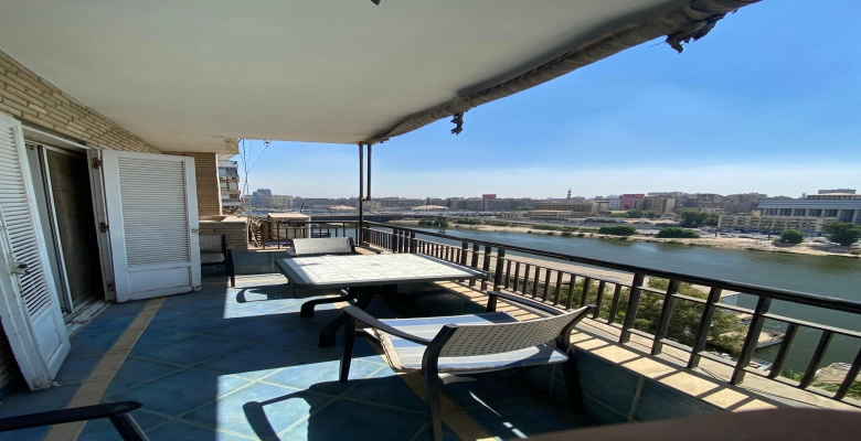 شقة للبيع بالزمالك - شارع ابو الفدا / Apartment for sale or rent in Zamalek - Abu Al Feda Street