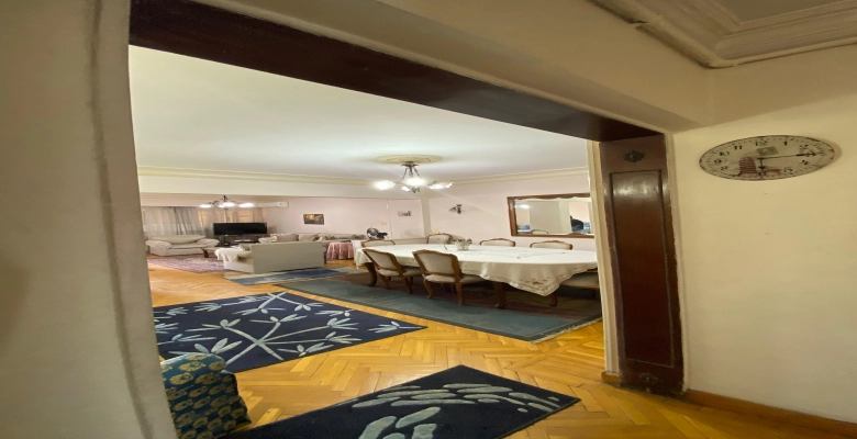 شقة للبيع بالزمالك - شارع ابو الفدا / Apartment for sale or rent in Zamalek - Abu Al Feda Street