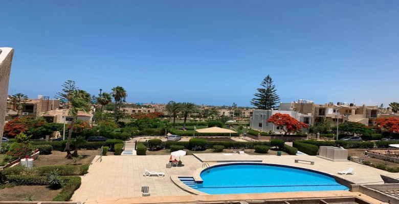 شقه دوبليكس 3 مستويات في عماره 300م من البحر