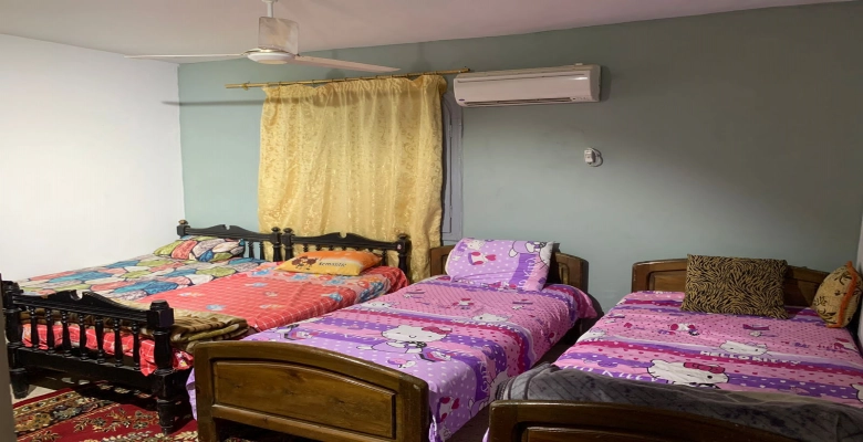 شقه دوبليكس 3 مستويات في عماره 300م من البحر