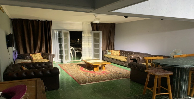 شقه دوبليكس 3 مستويات في عماره 300م من البحر