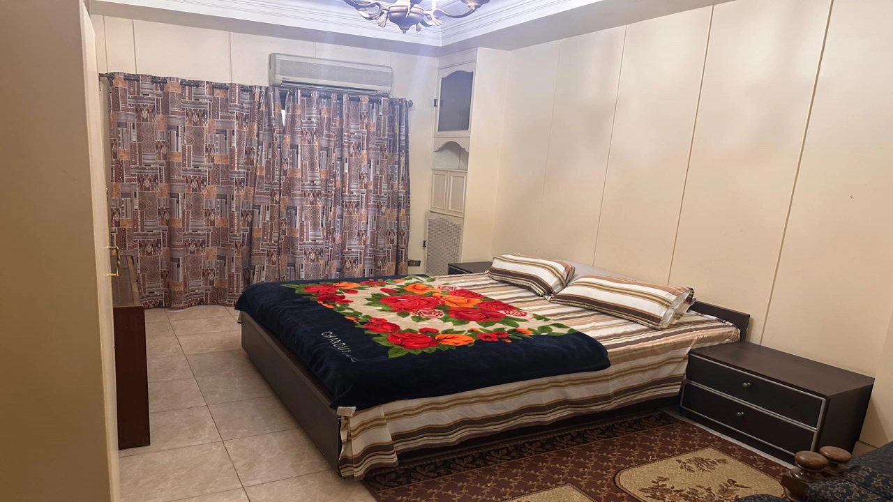 شقه للايجار في شارع الجزيره بالزمالك