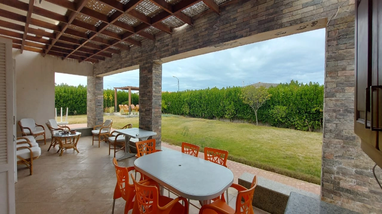 فيلا للبيع في قرية امواج الساحل الشمالي سيدي عبد الرحمن Villa for sale in Amwaj Village, North Coast, Sidi Abdel Rahman