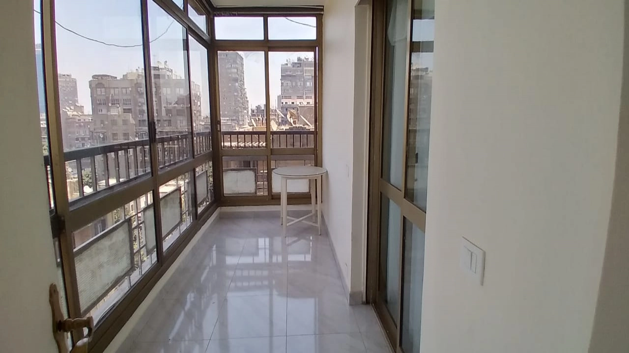 شقه للايجار في الزمالك بالقرب من  سفاره ليبيا