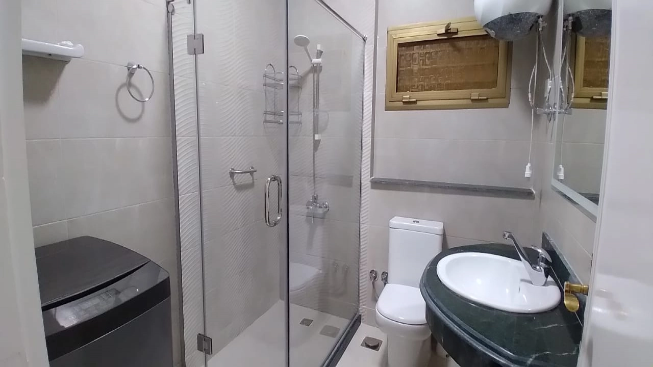 شقه للايجار في الزمالك بالقرب من  سفاره ليبيا