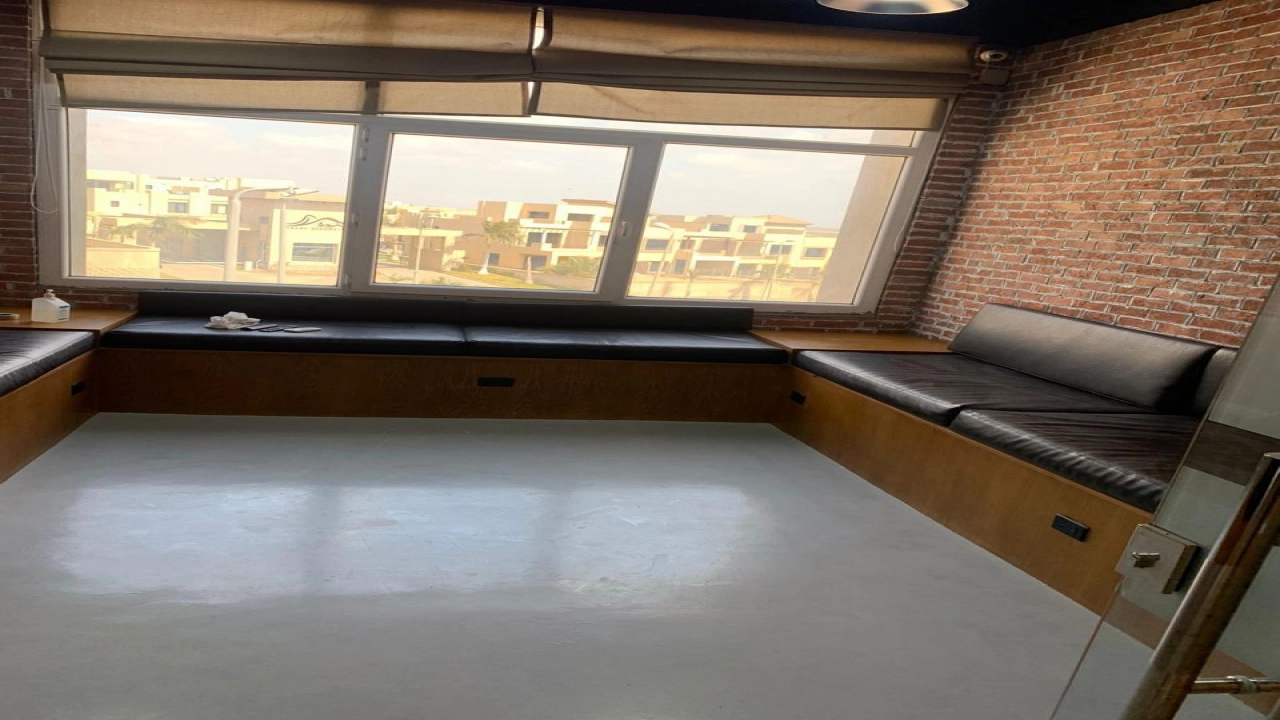 مكتب اداري 237م للبيع في الشيخ زايد